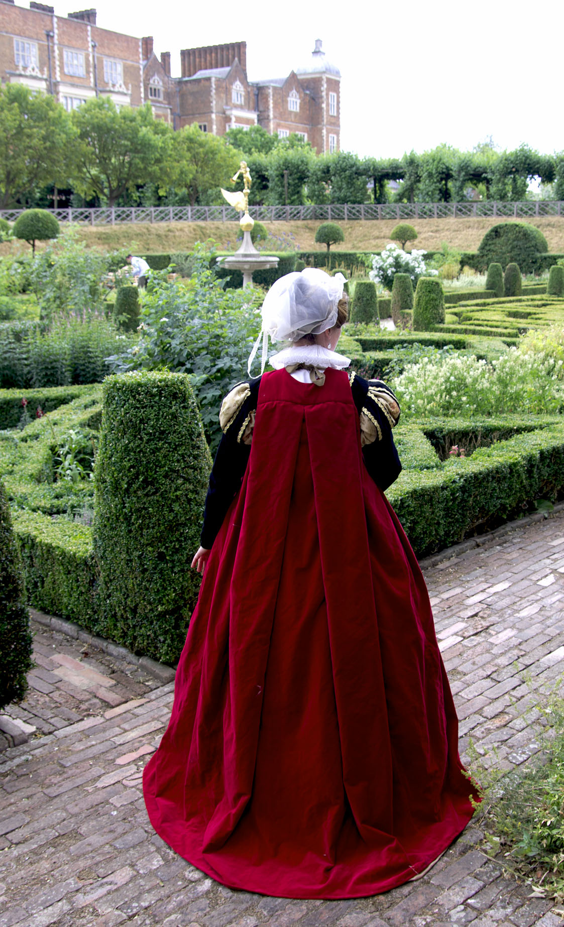 Hatfield House Mantle 2